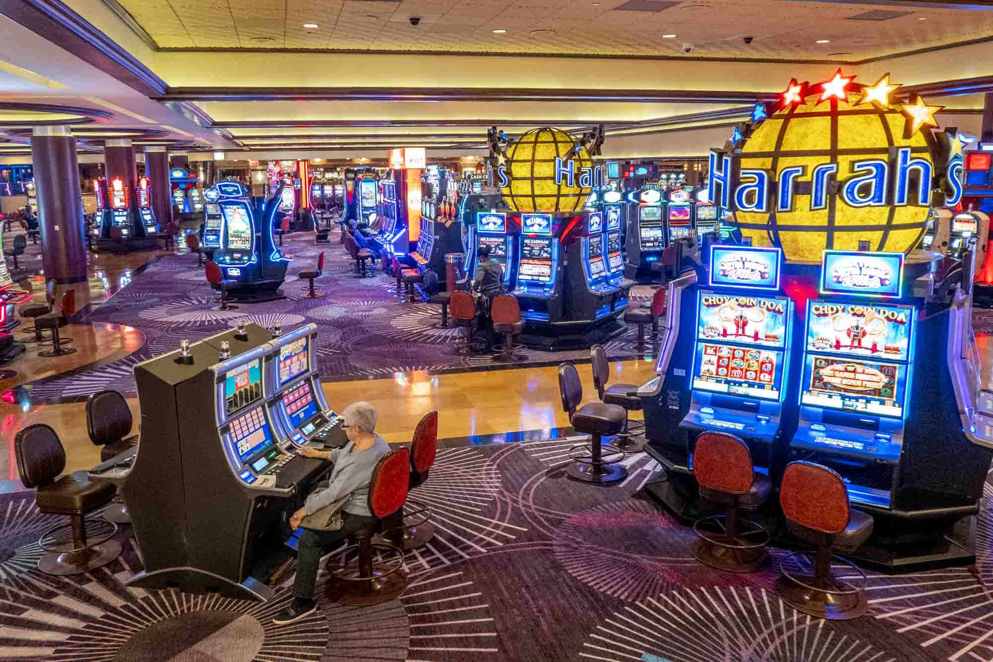 Slot Makinelerinde Strateji: Kazanan Kombinasyonları Keşfedin